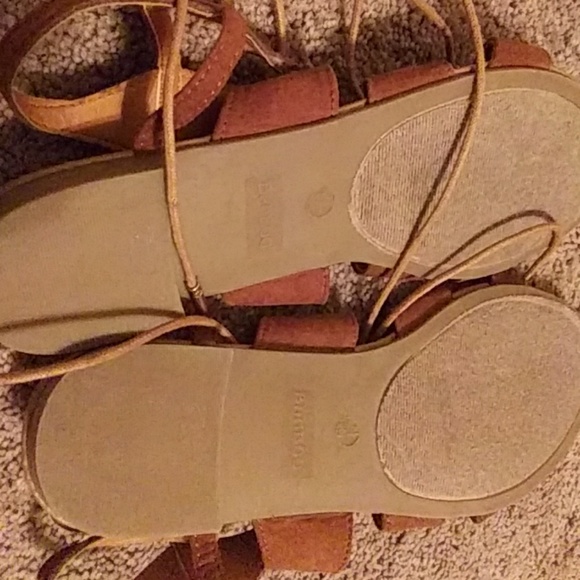 Shoes - Picture 4 of 4